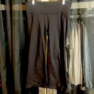 4 for $25 - Athleta Crop Leggings